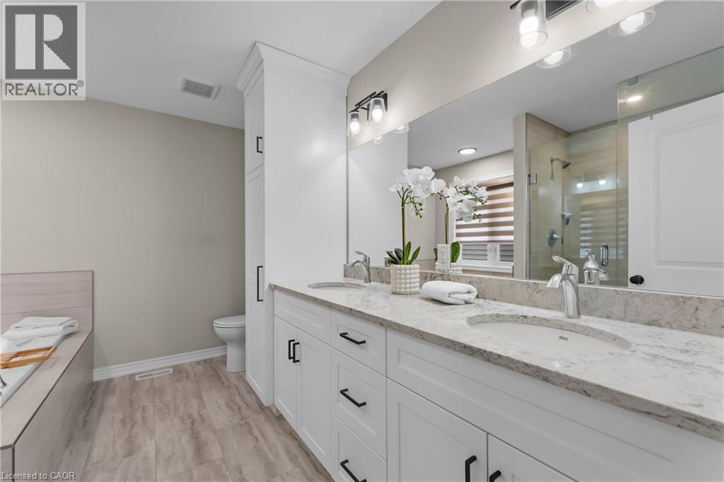 153 SUSAN Drive - 26