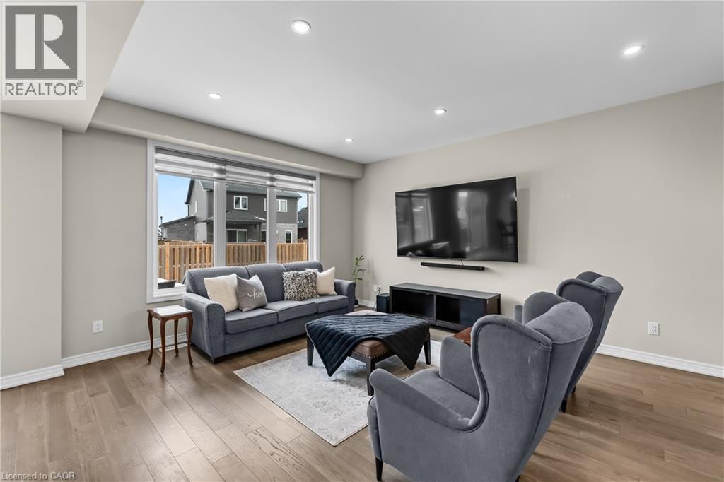 153 SUSAN Drive - 6