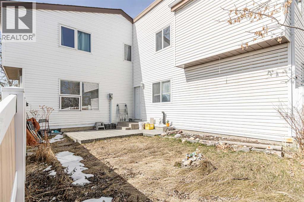 #77 5103 35 Avenue SW - 19