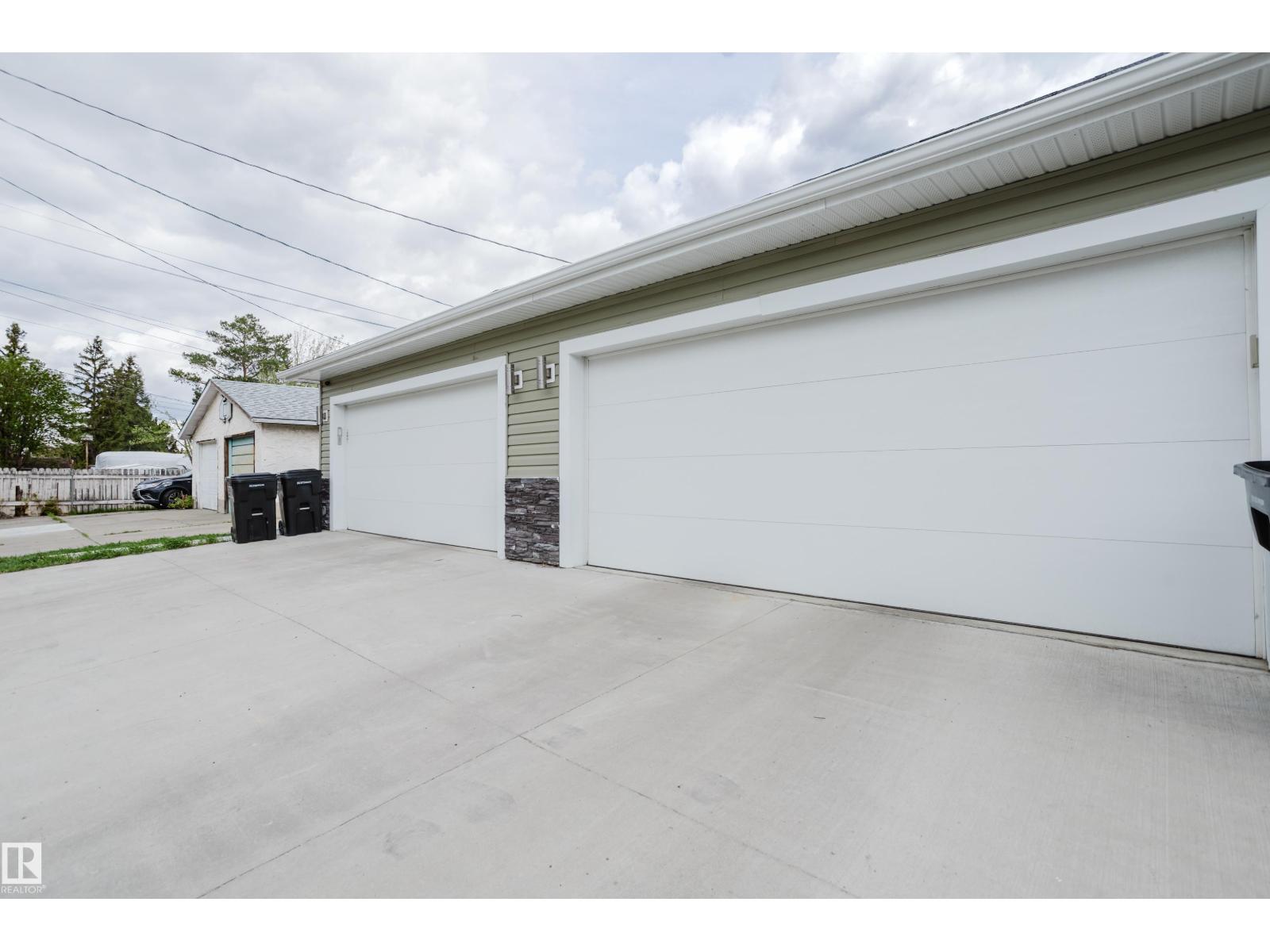 10508 153 ST NW - 40