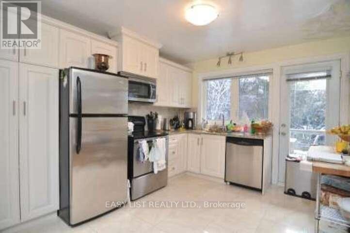 41 CHURCHILL AVENUE - 14