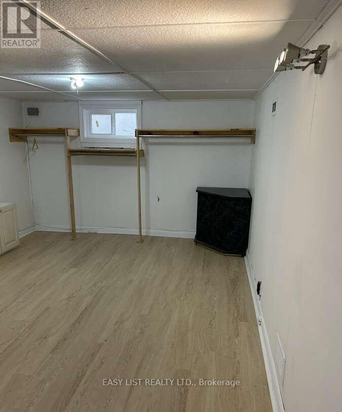 41 CHURCHILL AVENUE - 17