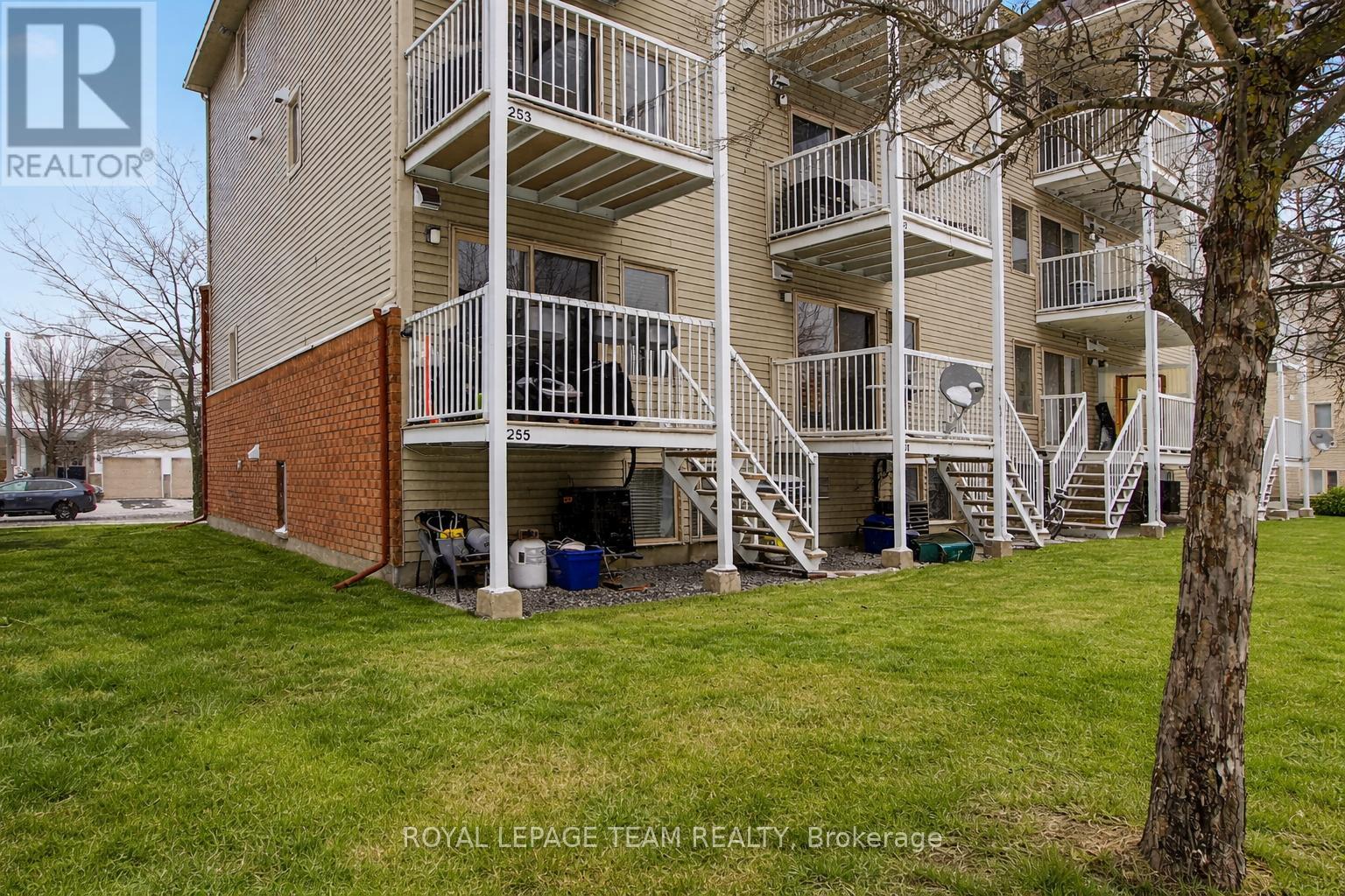 255 DEERCROFT AVENUE - 23
