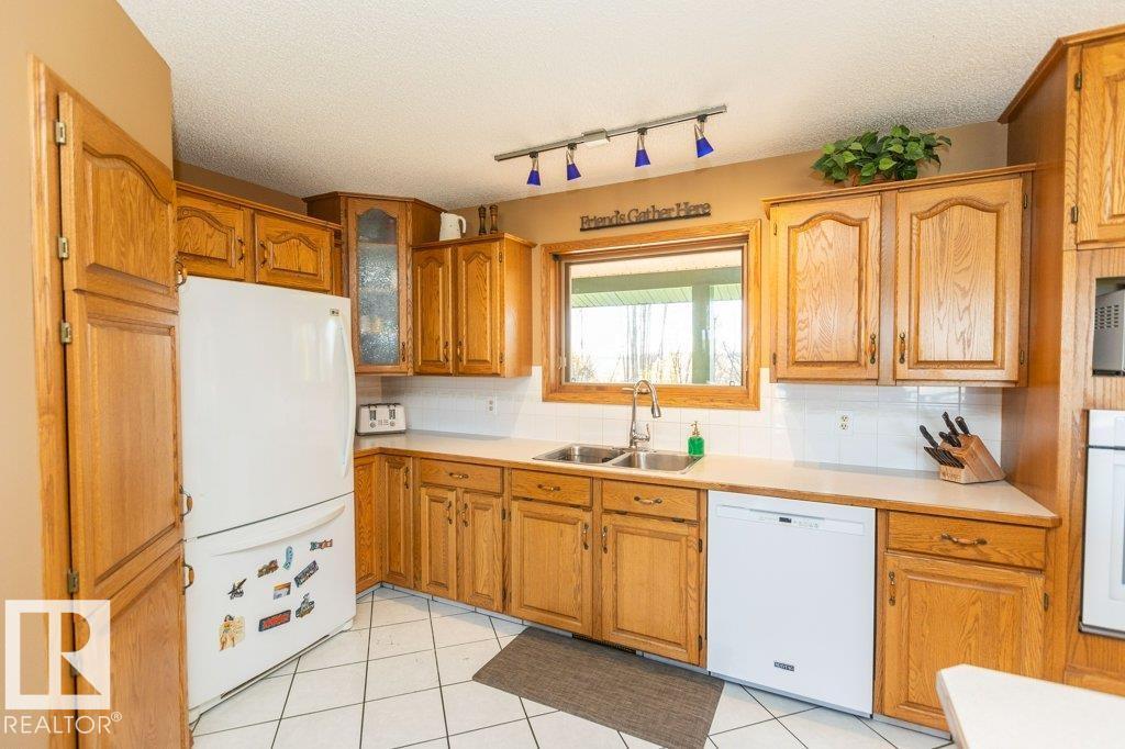 8 Sunrise DR Summer Village of Larkspur - 21