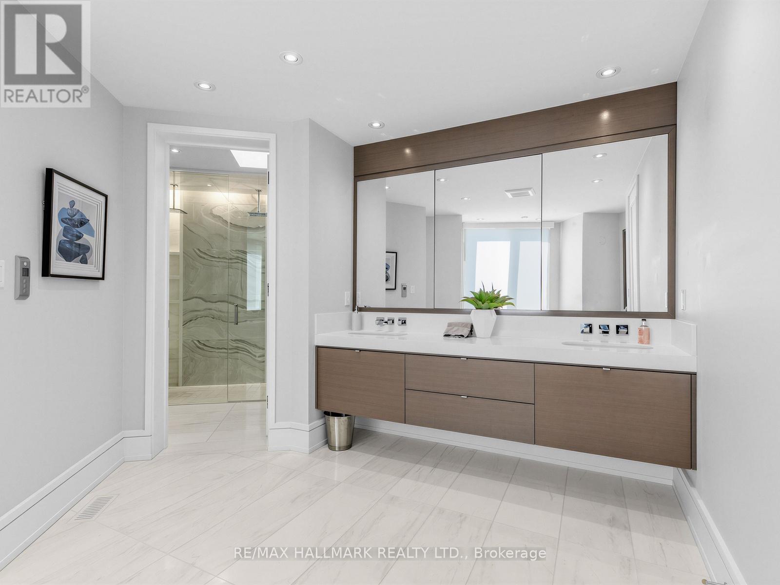 1 THURLOE AVENUE - 25