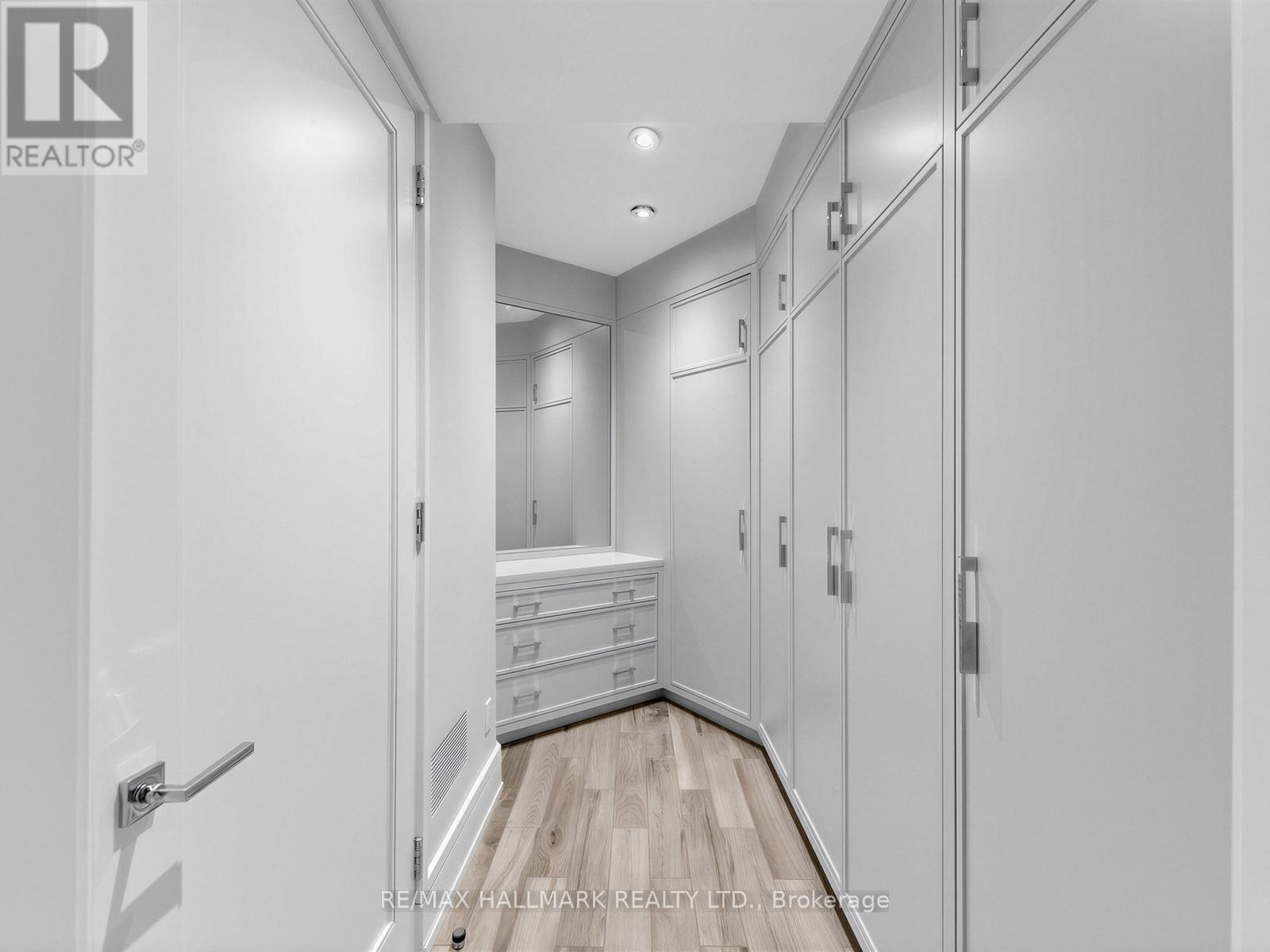 1 THURLOE AVENUE - 29