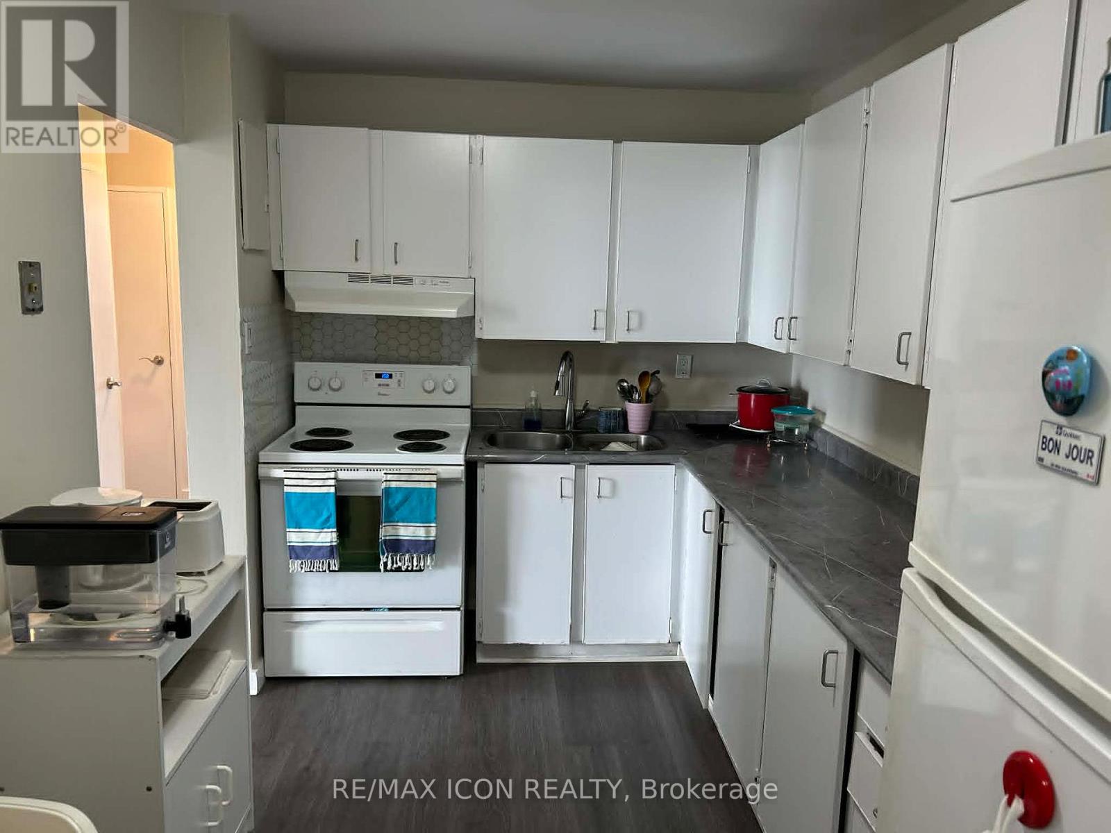 #810 573 MORNINGTON AVENUE - 12