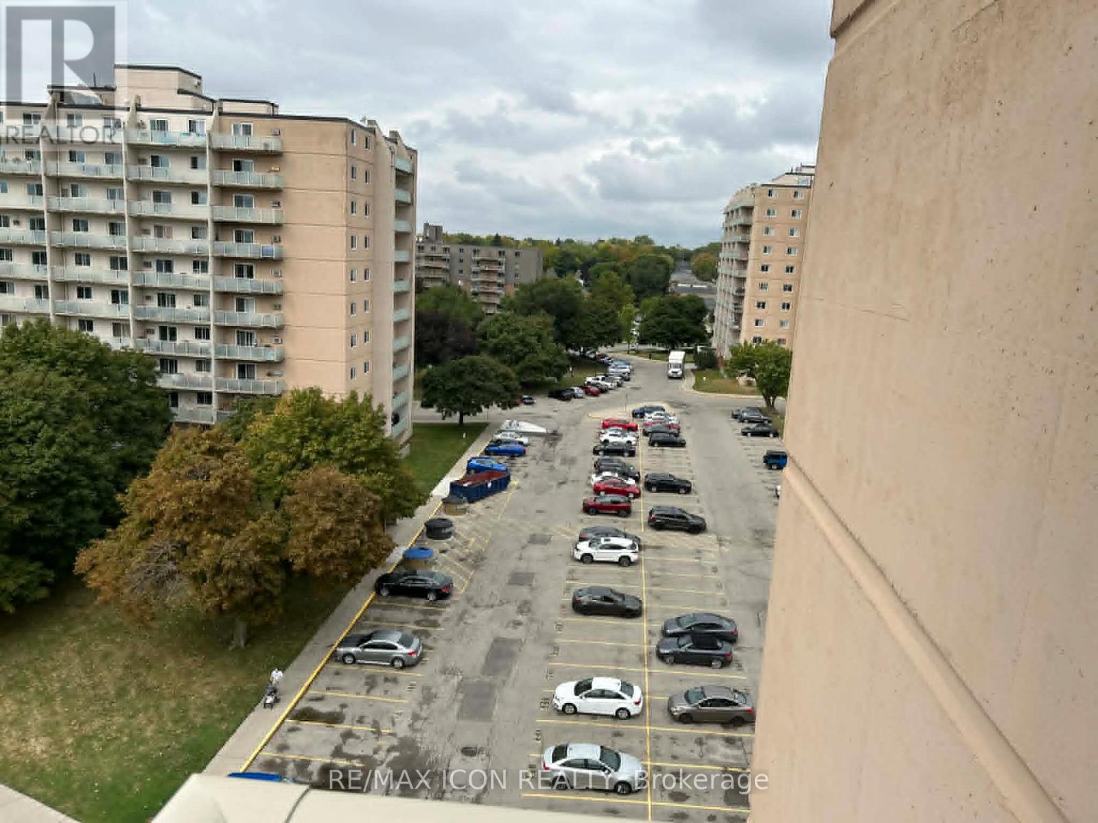 #810 573 MORNINGTON AVENUE - 17
