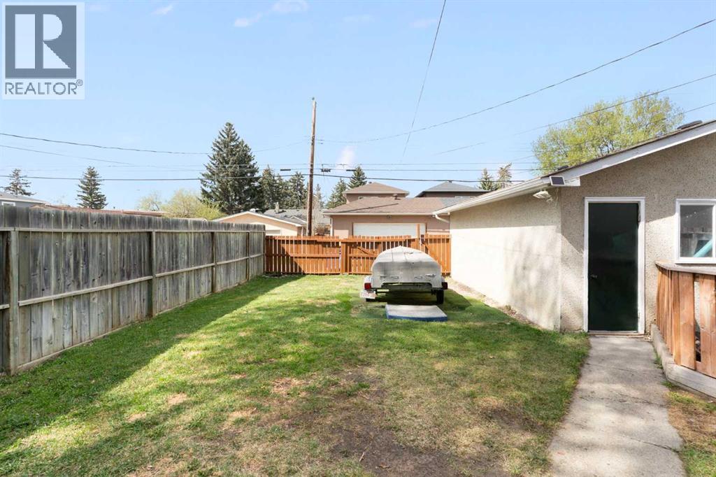 7612 35 Avenue NW - 30
