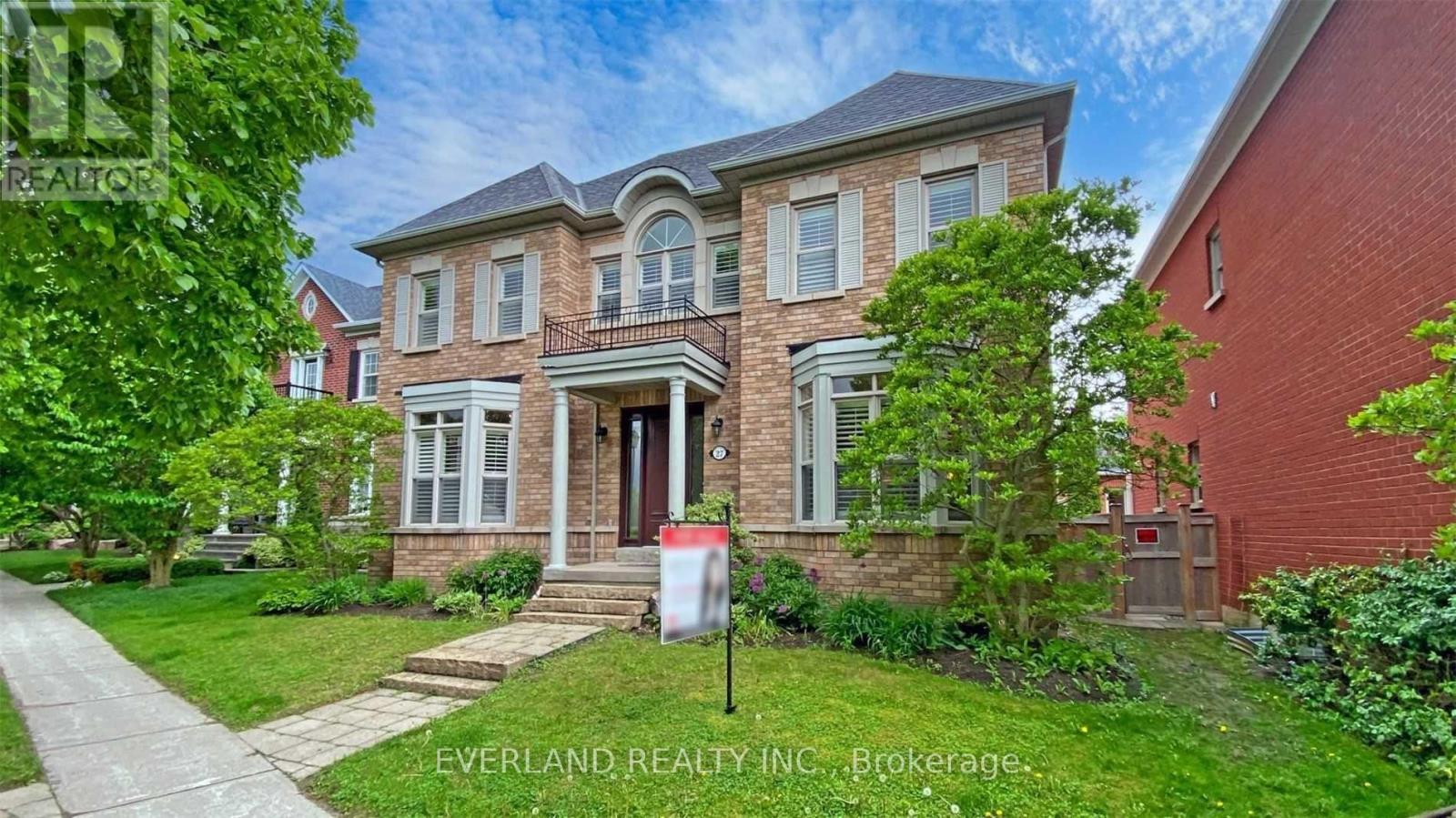 27 THE FAIRWAYS STREET - Image 2