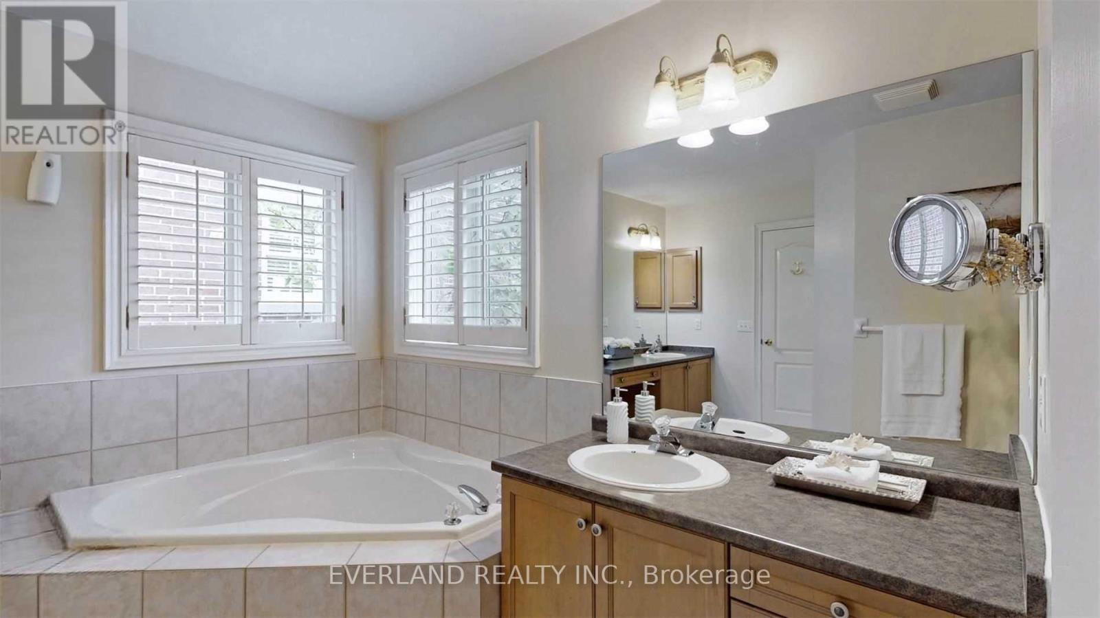 27 THE FAIRWAYS STREET - 23