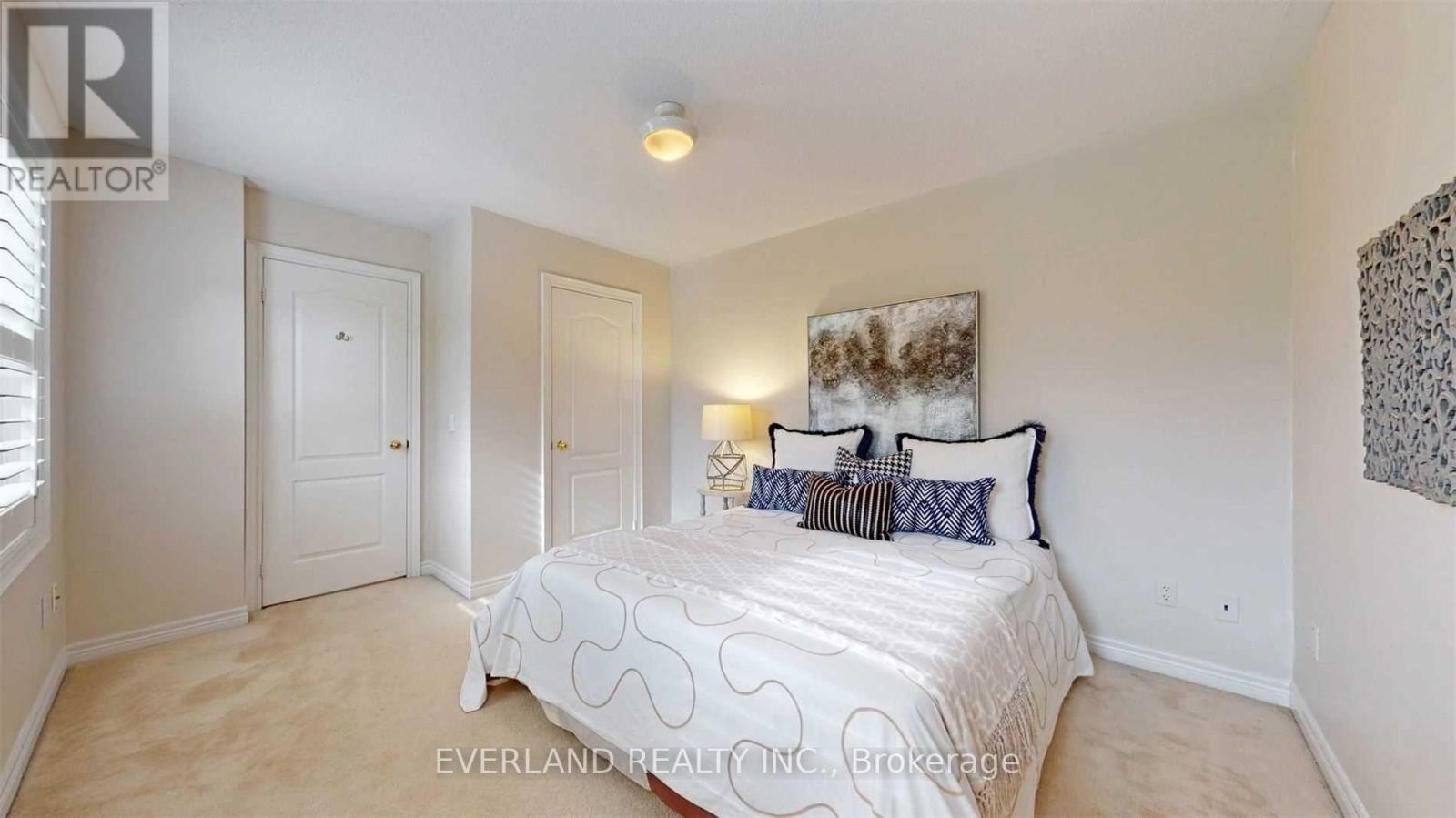 27 THE FAIRWAYS STREET - 29