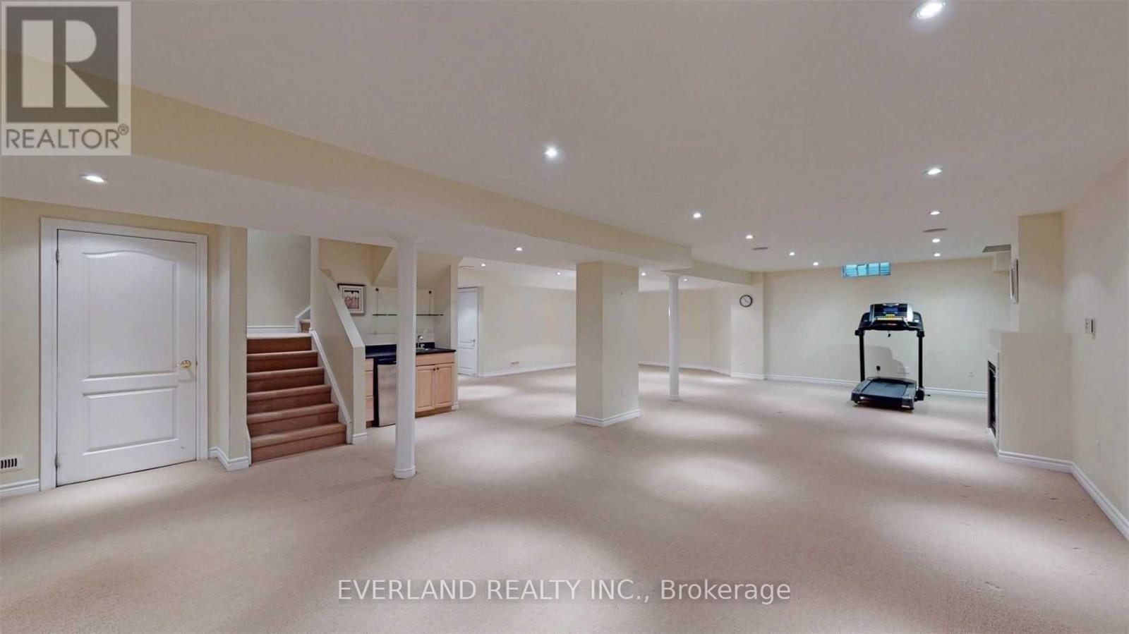 27 THE FAIRWAYS STREET - 33