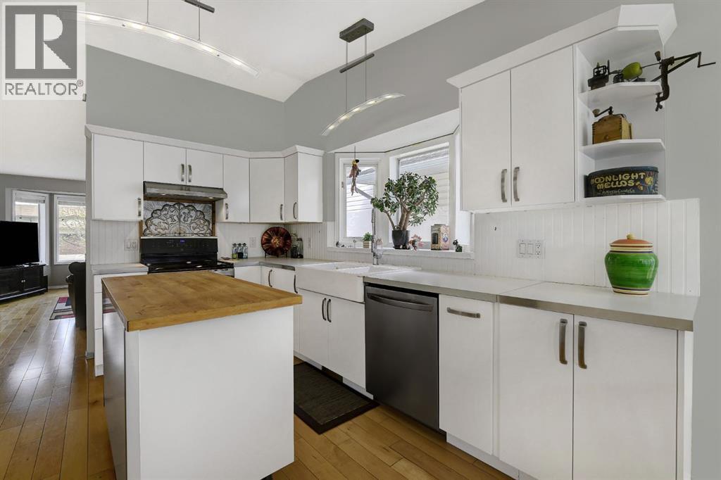 9645 65 Avenue - 10