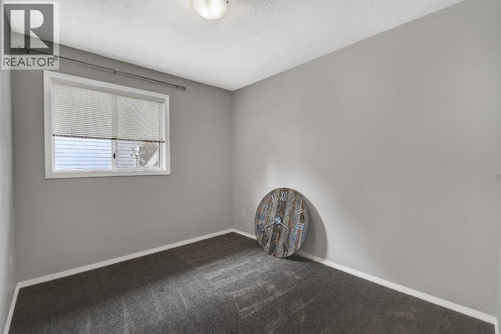 9645 65 Avenue - 11