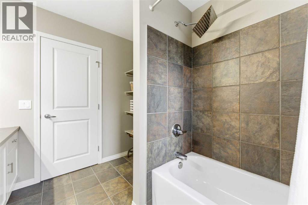 74 Evercreek Bluffs Road SW - 31