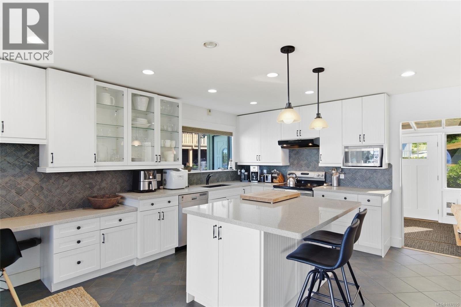 1510 Haida Way - 4