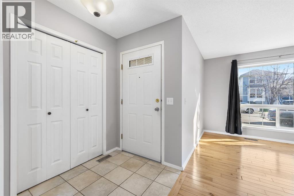 45 Country Hills Crescent NW - 4