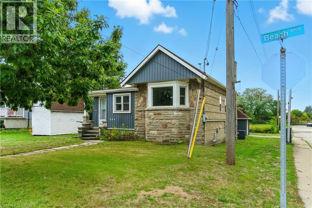 684 BEACH Boulevard - 4
