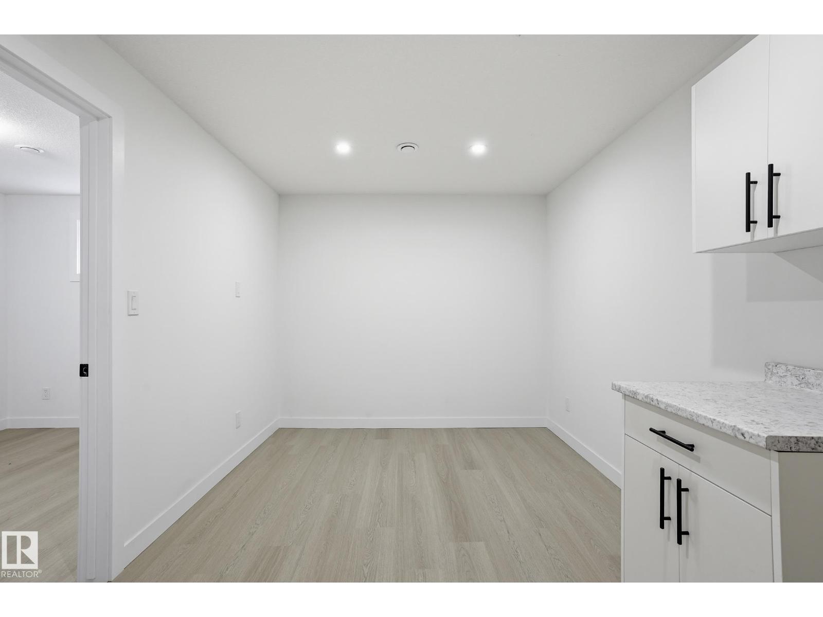 2917 16A AV NW - 25