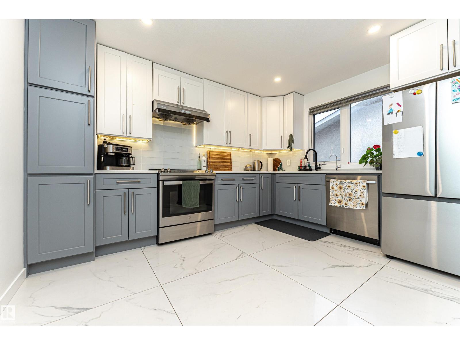17716 84 Ave NW - 15