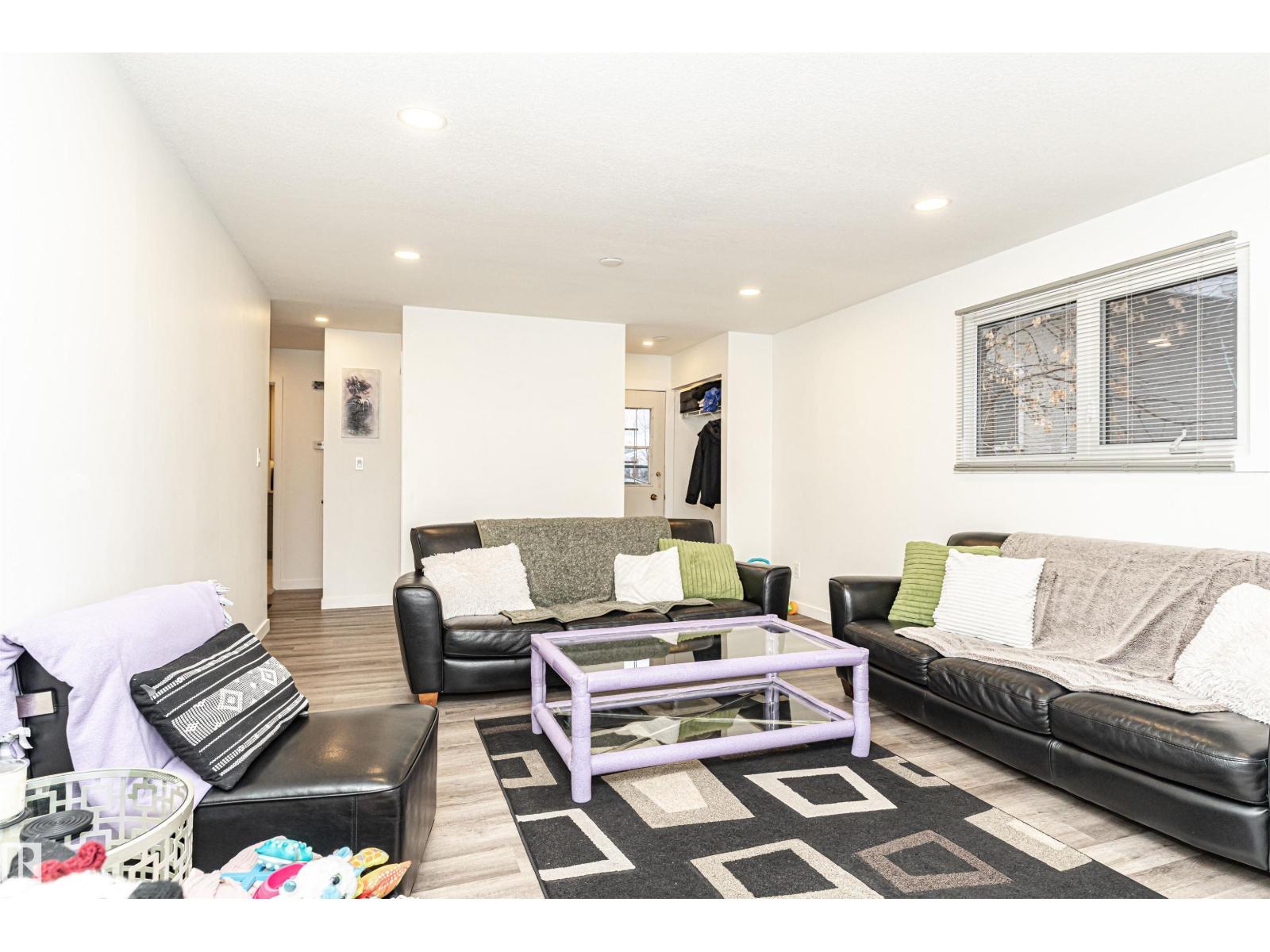 17716 84 Ave NW - 20