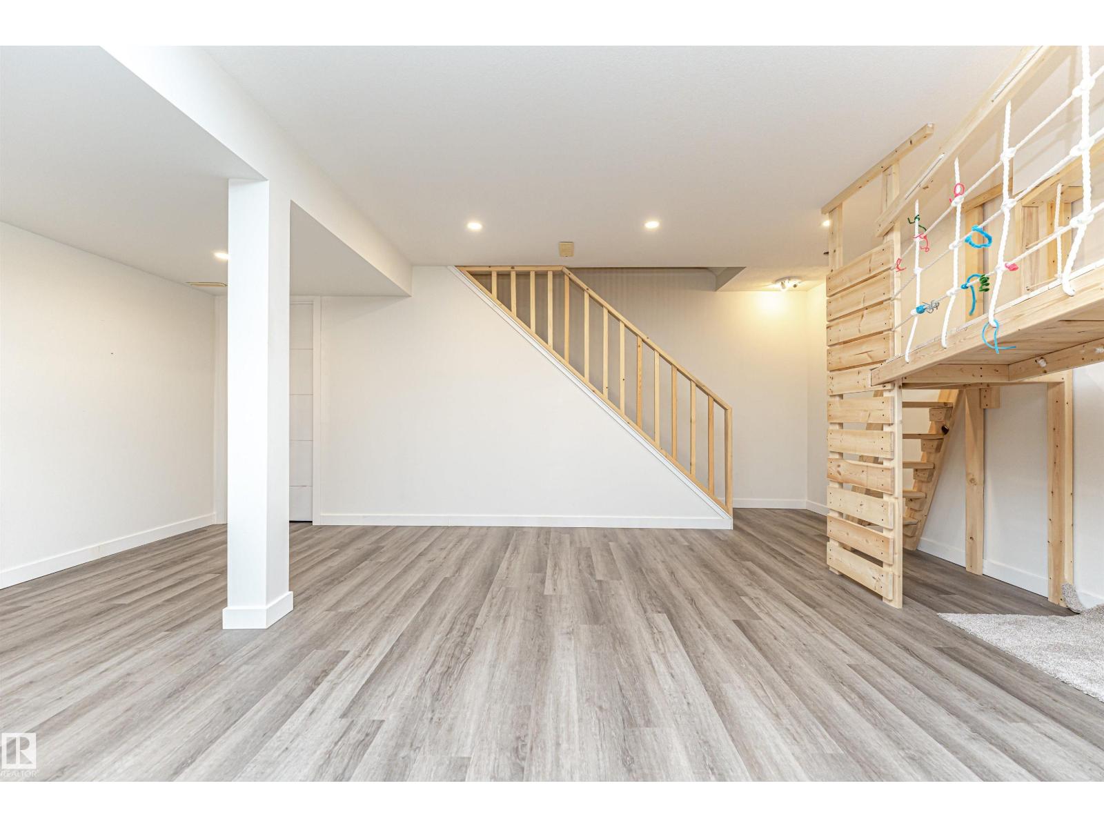 17716 84 Ave NW - 38