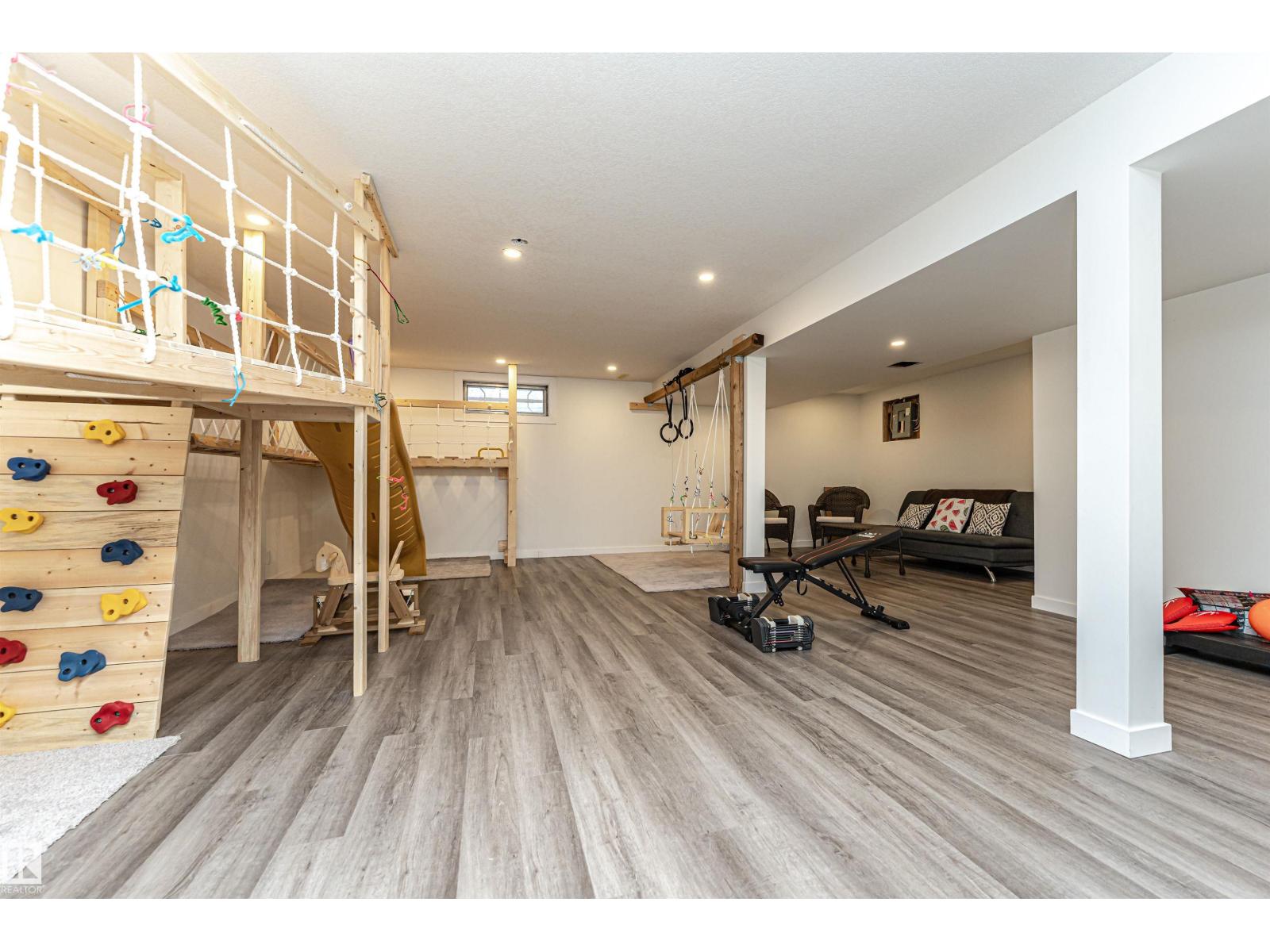 17716 84 Ave NW - 39