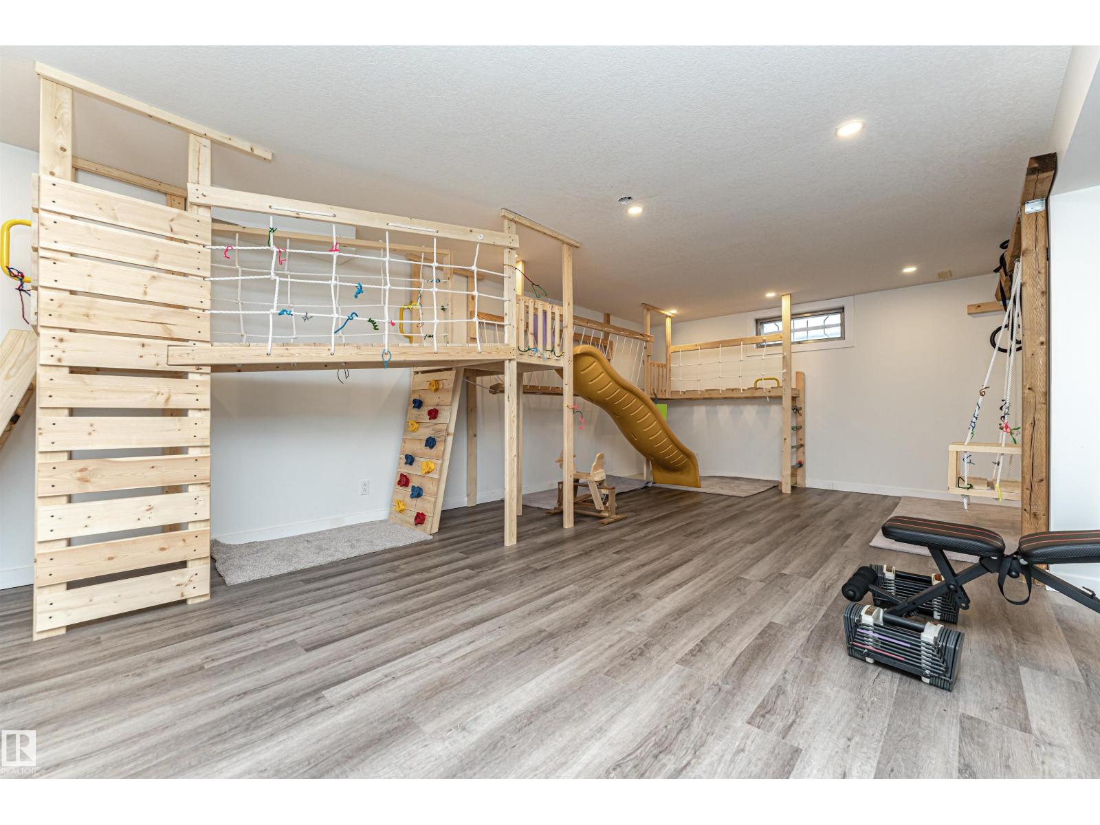 17716 84 Ave NW - 40