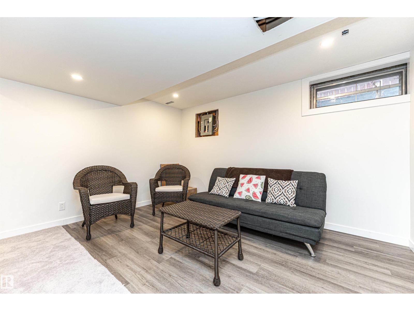 17716 84 Ave NW - 43