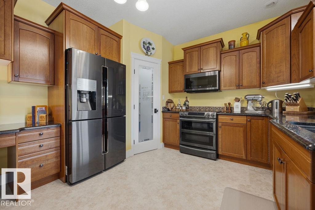 11137 81 AV NW - 18