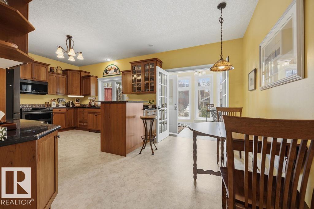 11137 81 AV NW - 20