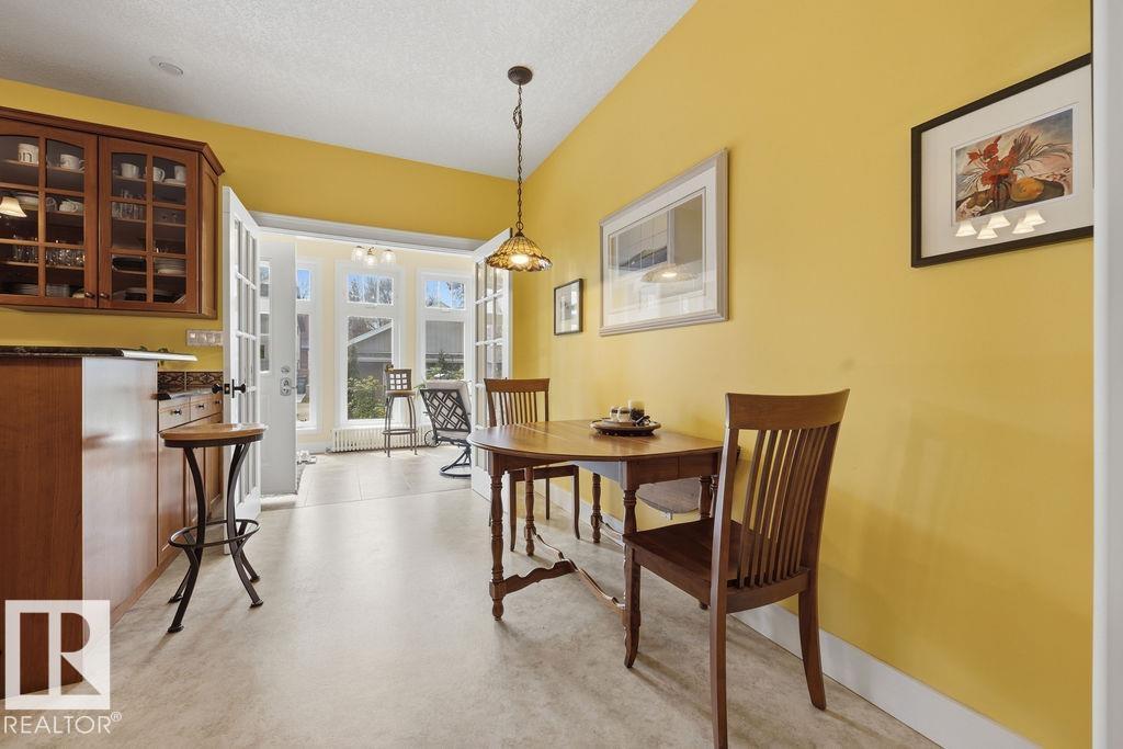 11137 81 AV NW - 21
