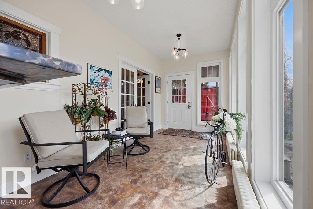 11137 81 AV NW - 23