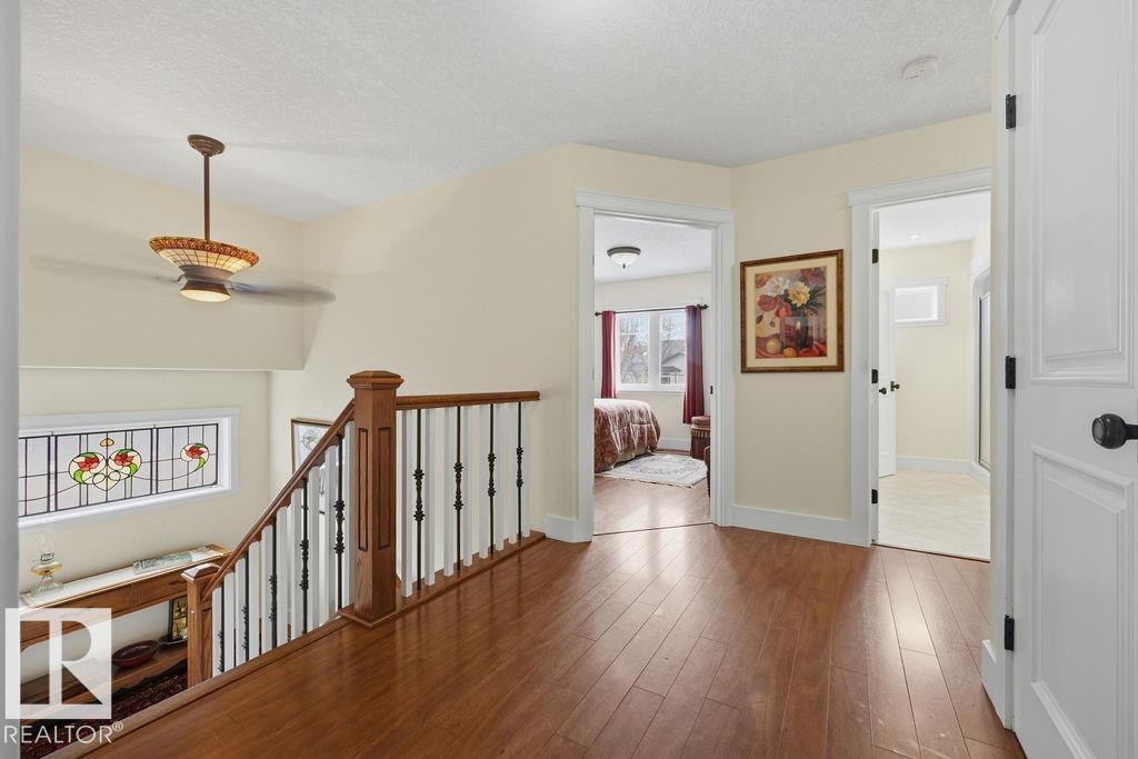 11137 81 AV NW - 27