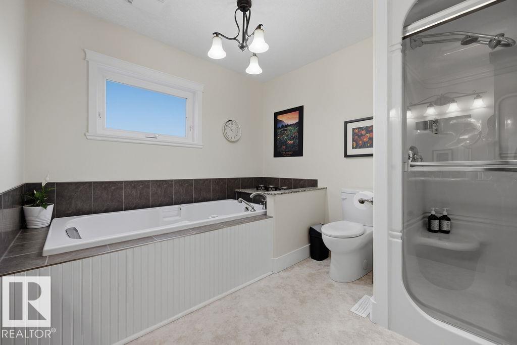 11137 81 AV NW - 36