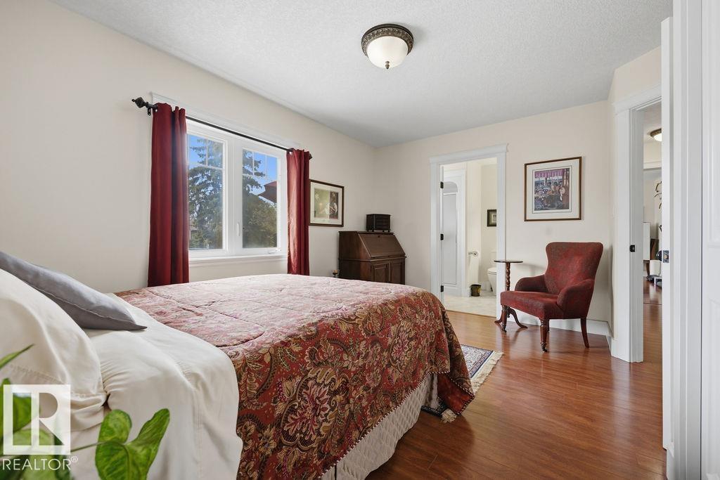 11137 81 AV NW - 38