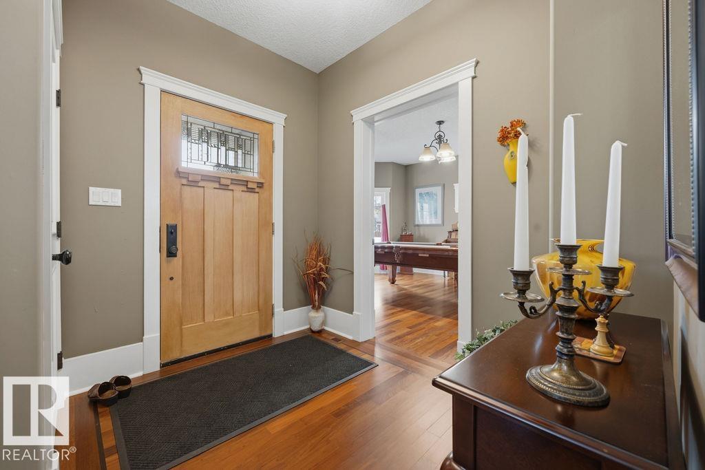 11137 81 AV NW - 4