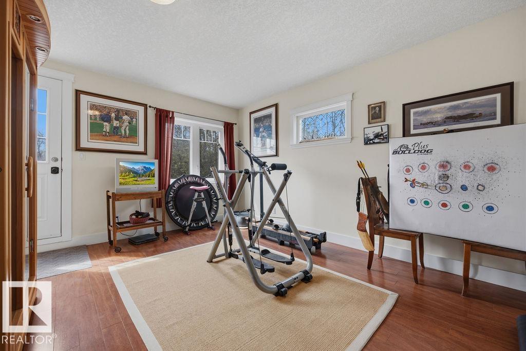 11137 81 AV NW - 42