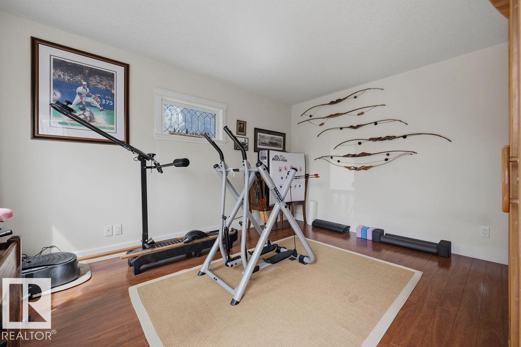 11137 81 AV NW - 43