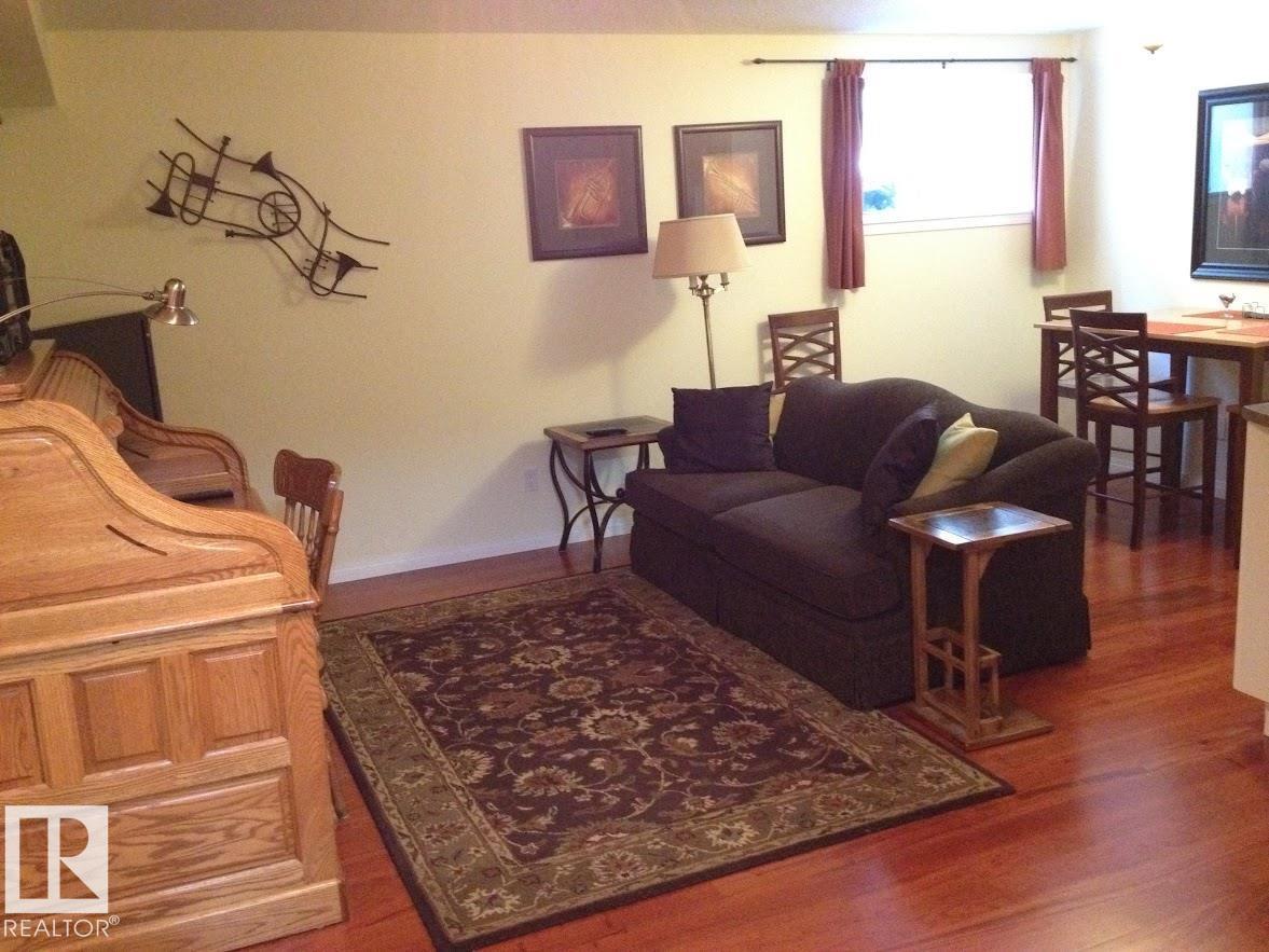 11137 81 AV NW - 56
