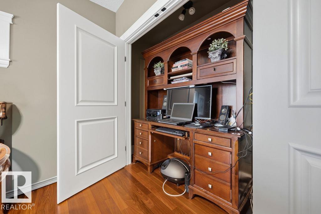 11137 81 AV NW - 7