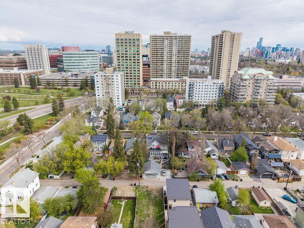 11137 81 AV NW - 73