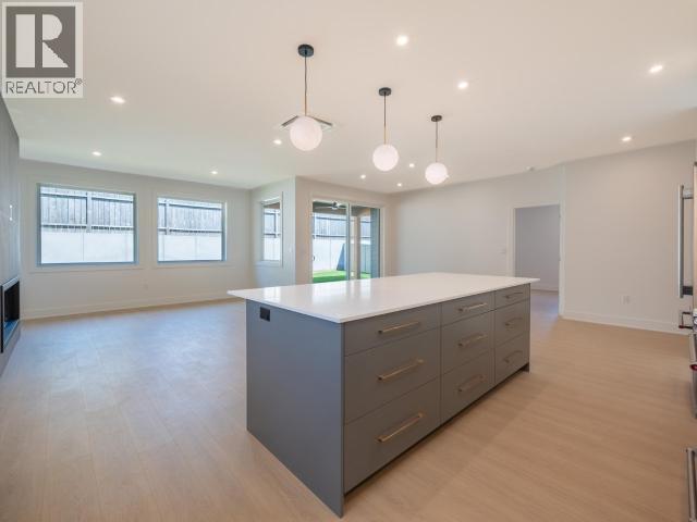 4158 BOWNESS AVE - 10
