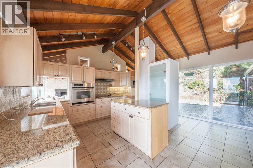 2685 SKILIFT PLACE, West Vancouver