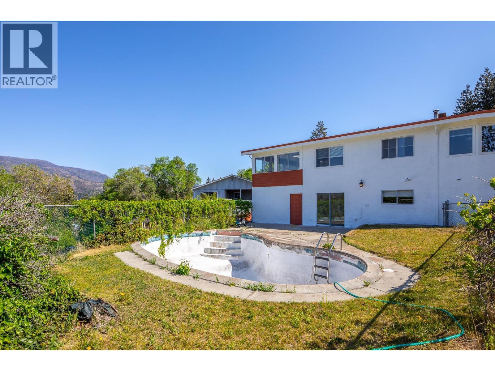 2204 BRIDGEVIEW Road - 40