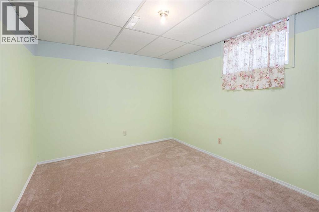 2616 22 Street NW - 28