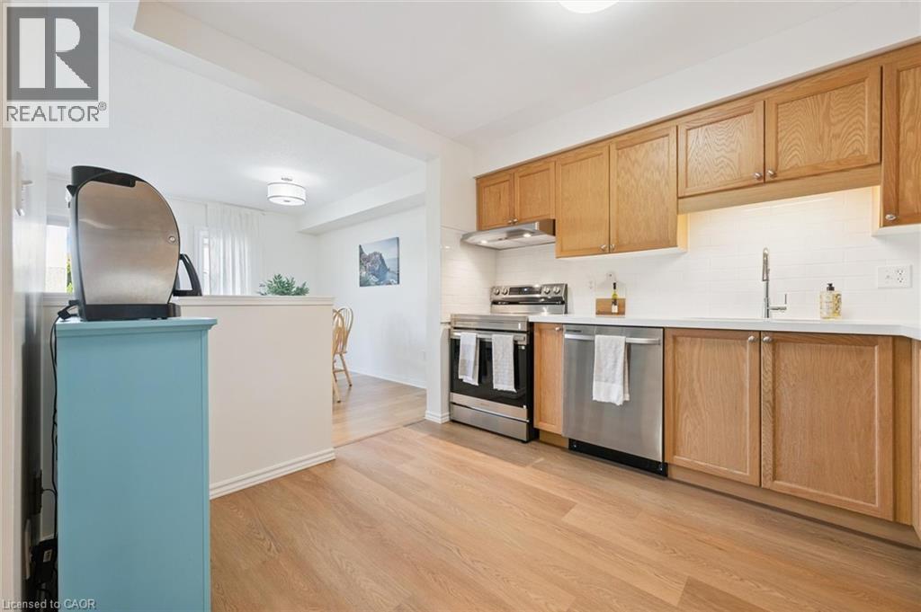#3 151 CLAIRFIELDS Drive - 9