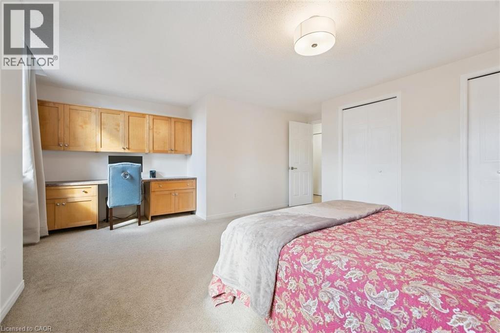 #3 151 CLAIRFIELDS Drive - 18