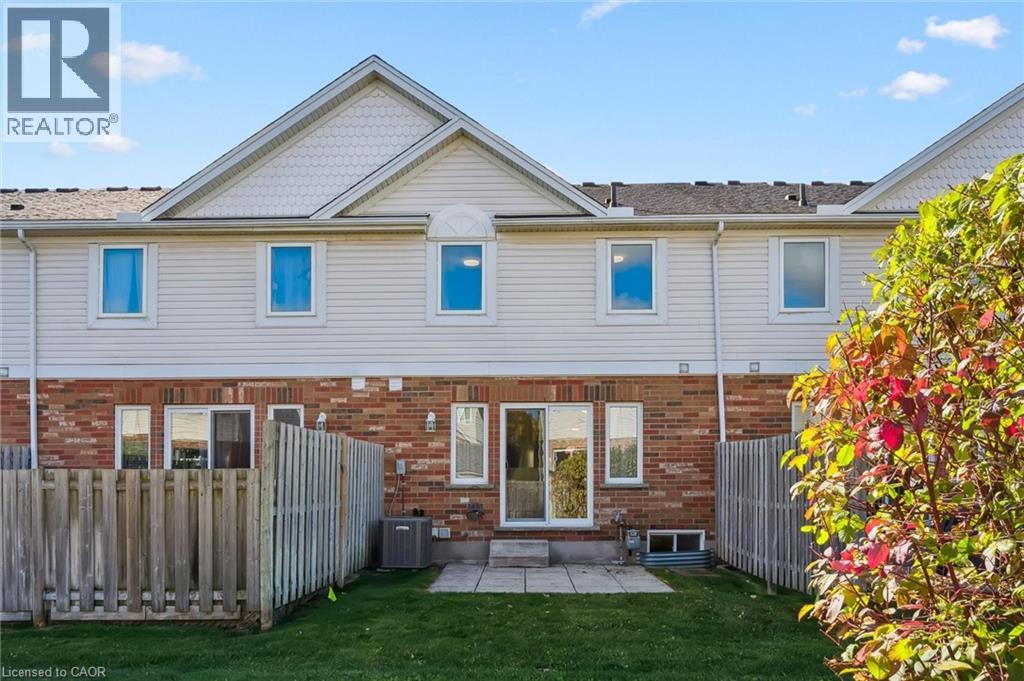 #3 151 CLAIRFIELDS Drive - 32